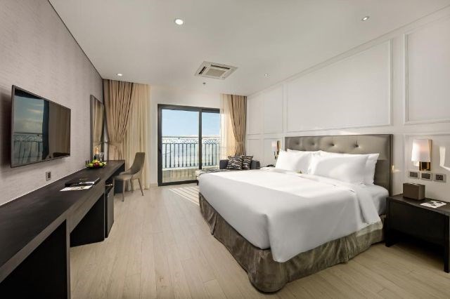 Phòng Deluxe King Golden Bay