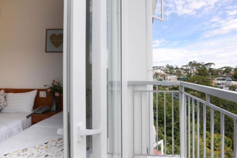 Phòng Deluxe Twin Balcony Moutain View