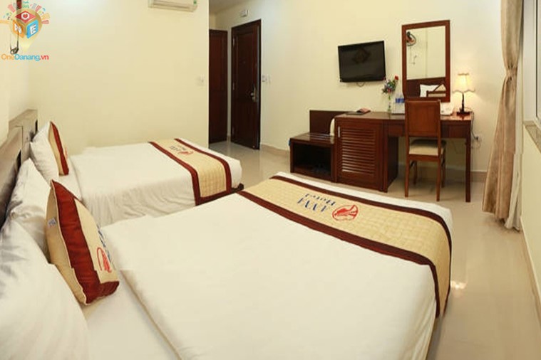 Phòng 2 giường hướng nhìn ra thành phố