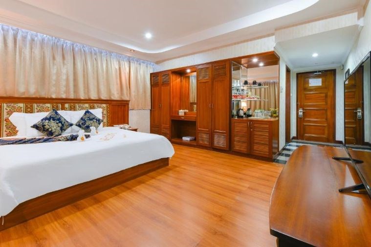 Phòng Premier Deluxe Double