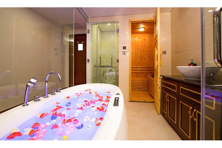 Khách Sạn Lê Hoàng Beach Đà Nẵng