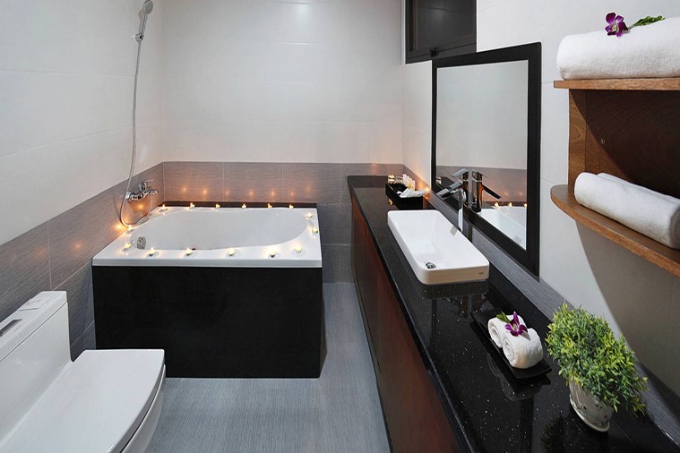 Phòng Deluxe Double  Room with River  & City View 