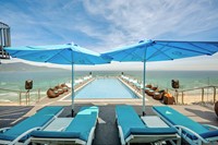  Yarra Ocean Suites Danang 