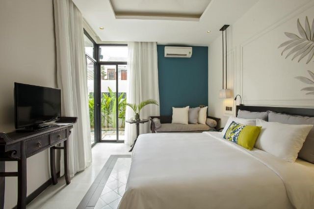 Phòng Deluxe Double Pool View