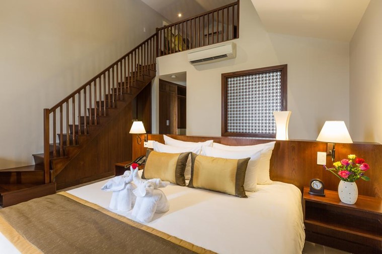 Grand Deluxe Double River & Town View