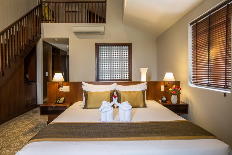 Grand Deluxe Double River & Town View