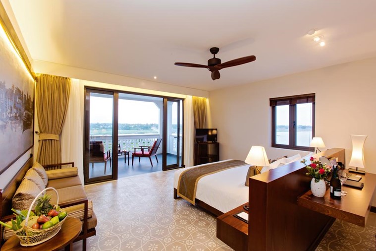 Grand Deluxe Double River & Town View