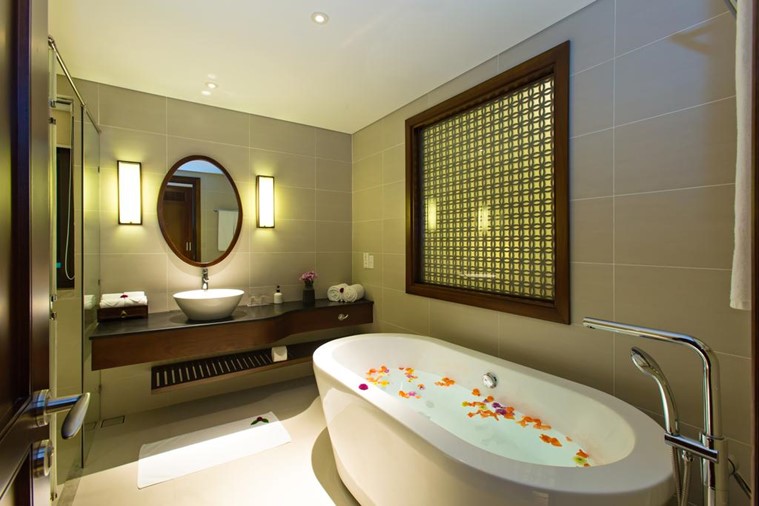 Grand Deluxe Double River & Town View