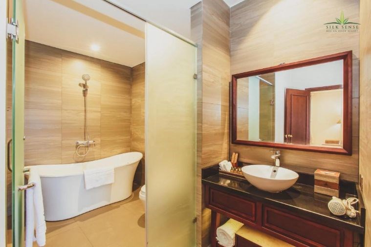 Family 2 Bedrooms Pool And River View