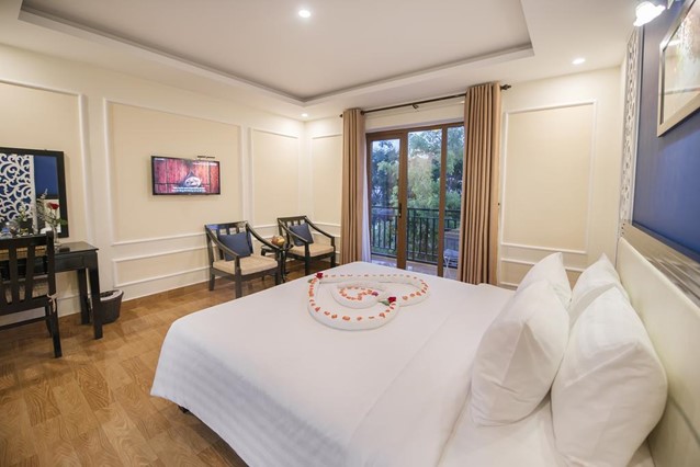 Phòng Deluxe Double With Balcony