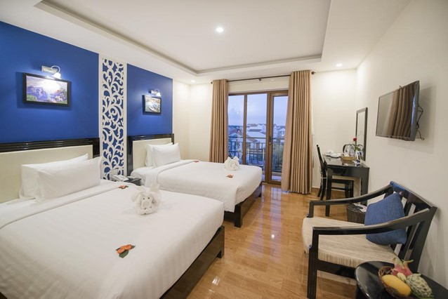 Phòng Deluxe Twin With Balcony