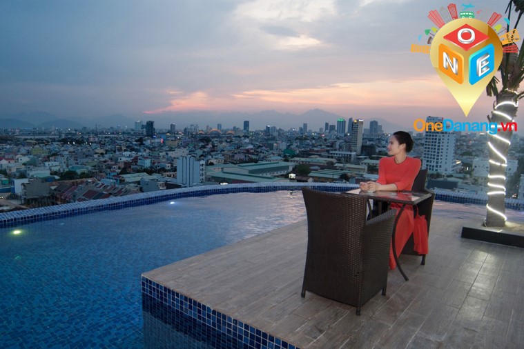 Queen's Finger Hotel