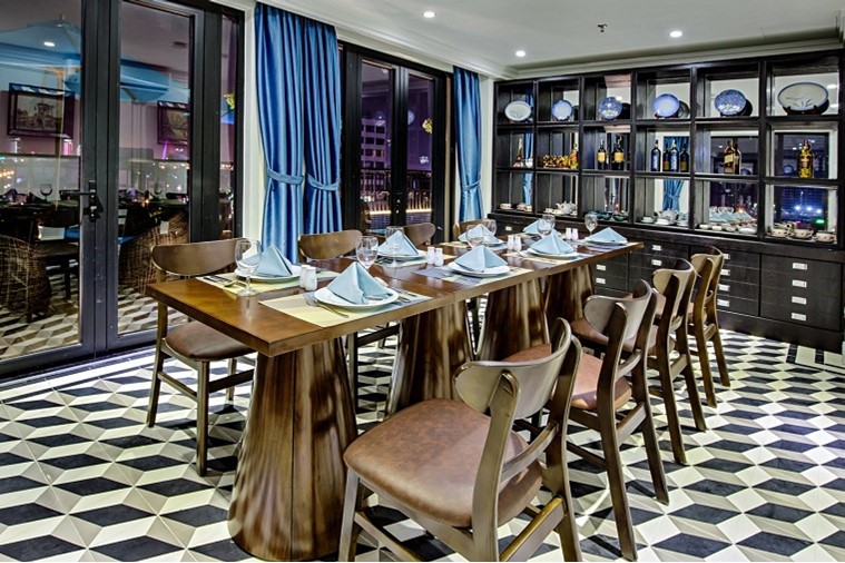 Khách Sạn The Herriott Hotel & Suite Đà Nẵng