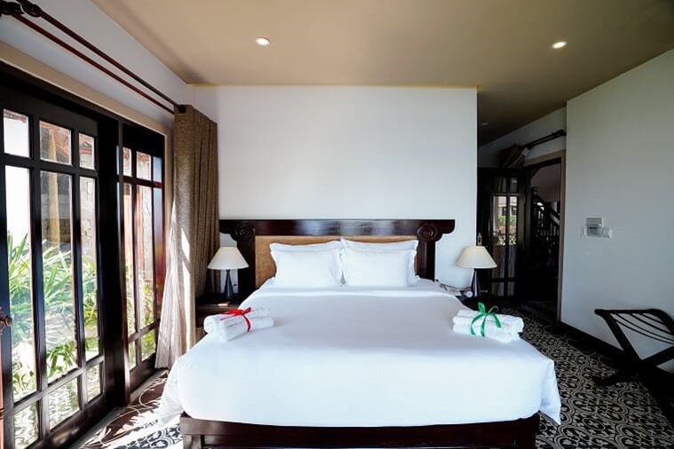 Impeccable Beach Step Villa