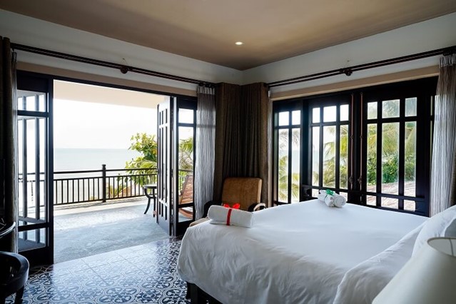 Impeccable Beach Step Villa