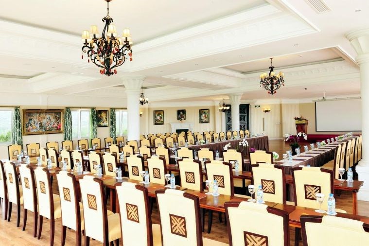 Đà Lạt Edensee Lake Resort & Spa