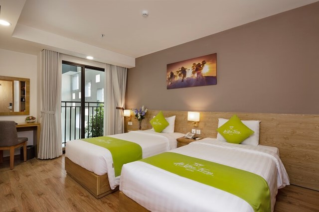 Phòng Deluxe Twin Junior Garden View