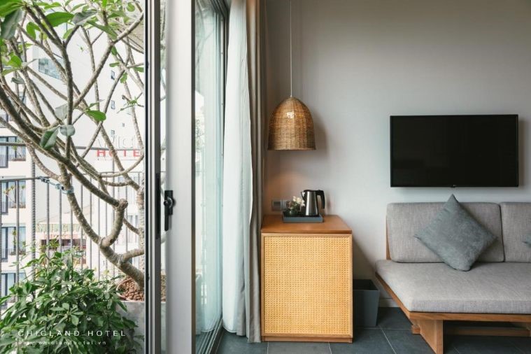 Phòng Superior With Balcony (Cuc Tan)