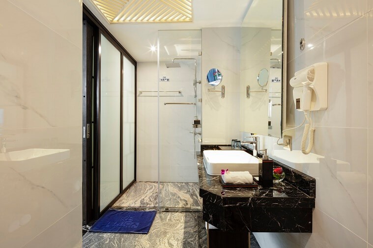 Phòng Grand Triple With Balcony