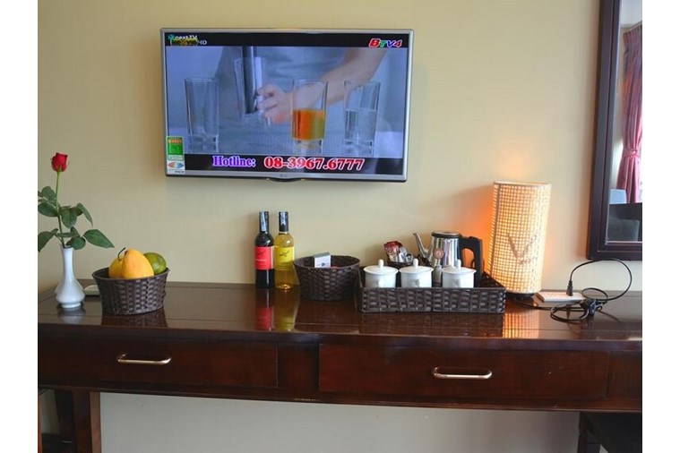 Phòng gia đình ban công view núi