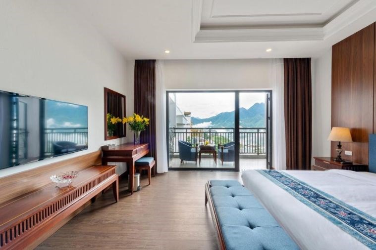 Grand Deluxe Double With Mountain View