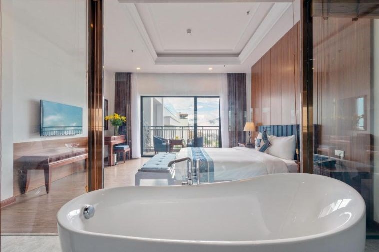 Grand Deluxe Double With Mountain View