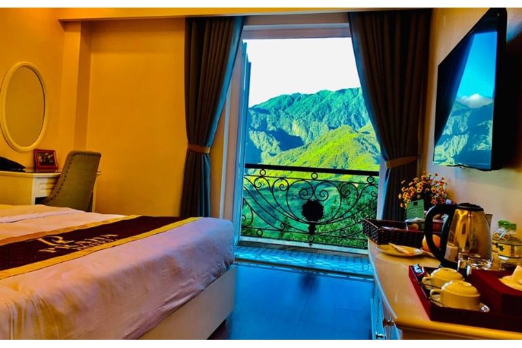 Khách sạn Praha Sapa