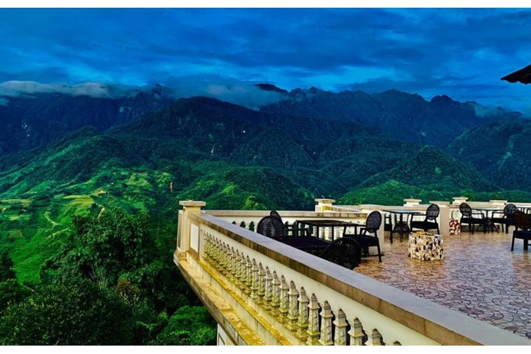 Khách sạn Praha Sapa