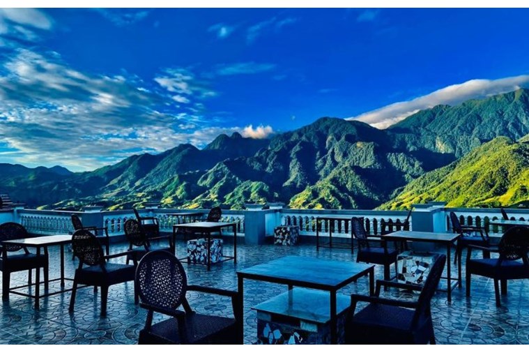 Khách sạn Praha Sapa