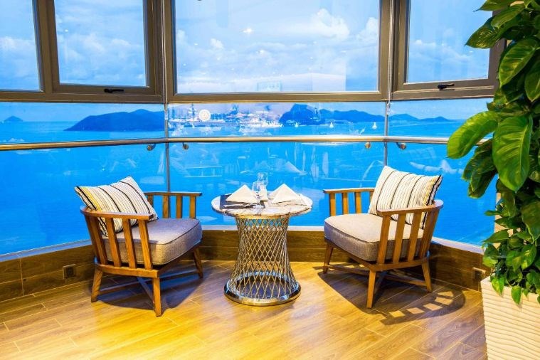 Khách Sạn Queen Ann Nha Trang