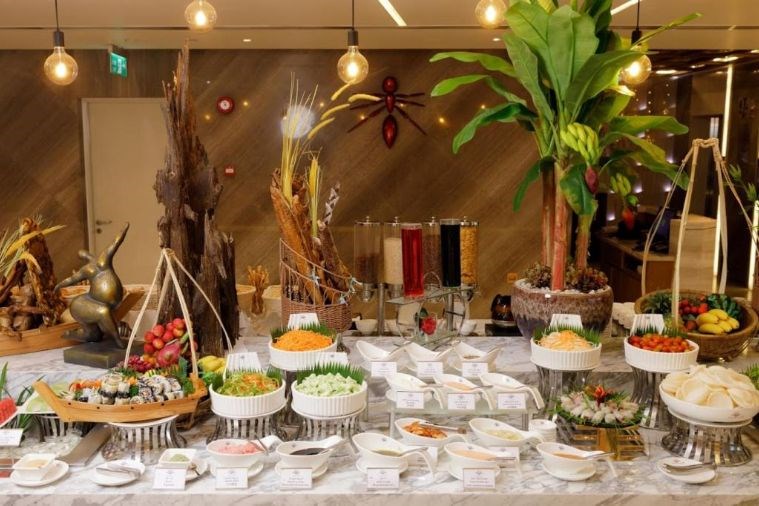 Khách Sạn Queen Ann Nha Trang