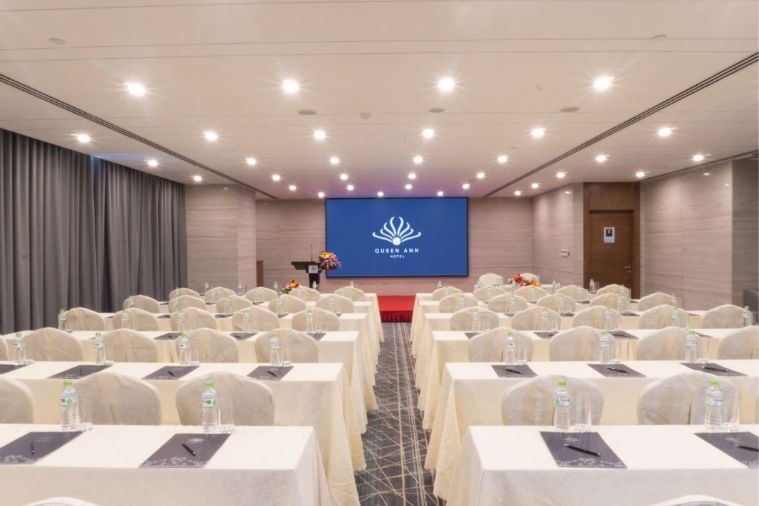 Khách Sạn Queen Ann Nha Trang