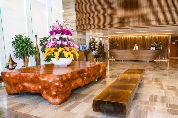 Khách Sạn Queen Ann Nha Trang