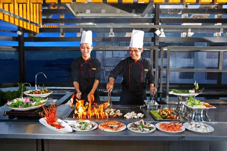 Khách Sạn Queen Ann Nha Trang