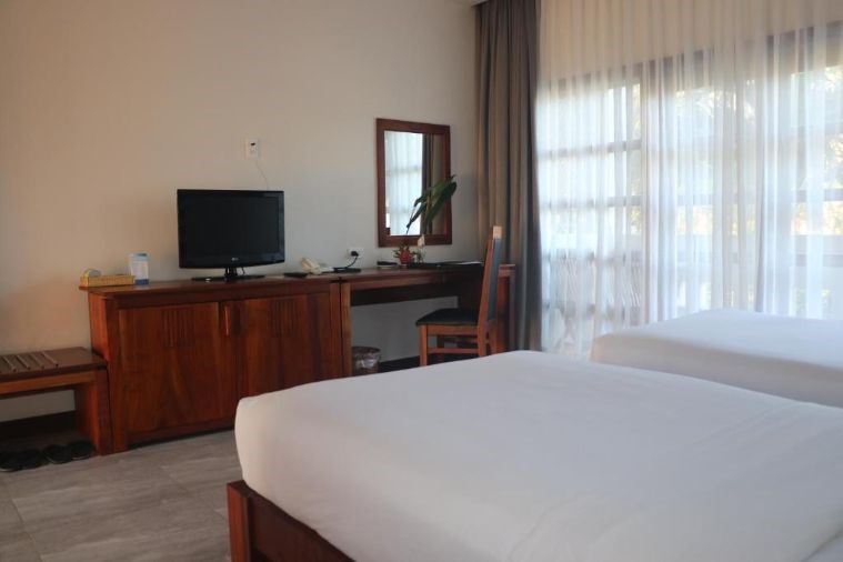 Phòng Deluxe Twin Hướng Vườn