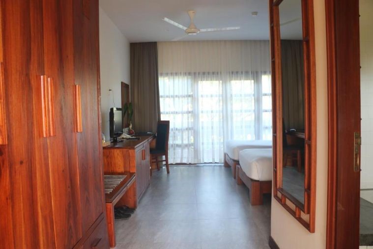 Phòng Deluxe Twin Hướng Vườn