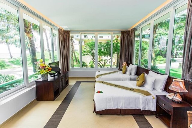 Phòng Deluxe Twin Sea View