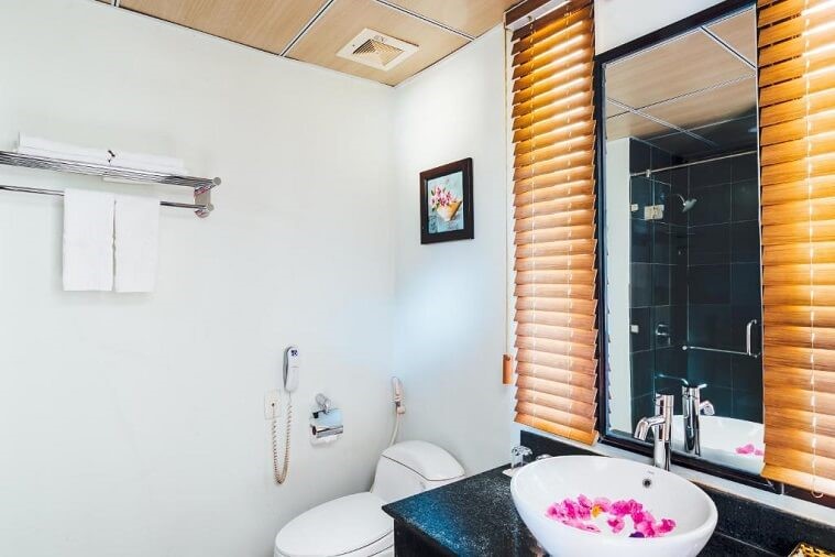 Phòng Deluxe Twin Hướng Vườn