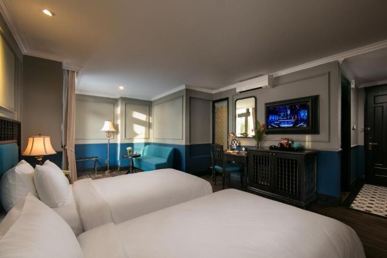 Phòng Deluxe Twin With Balcony