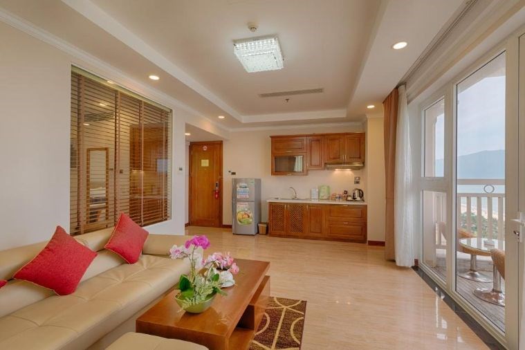 Family connecting Ocean view 