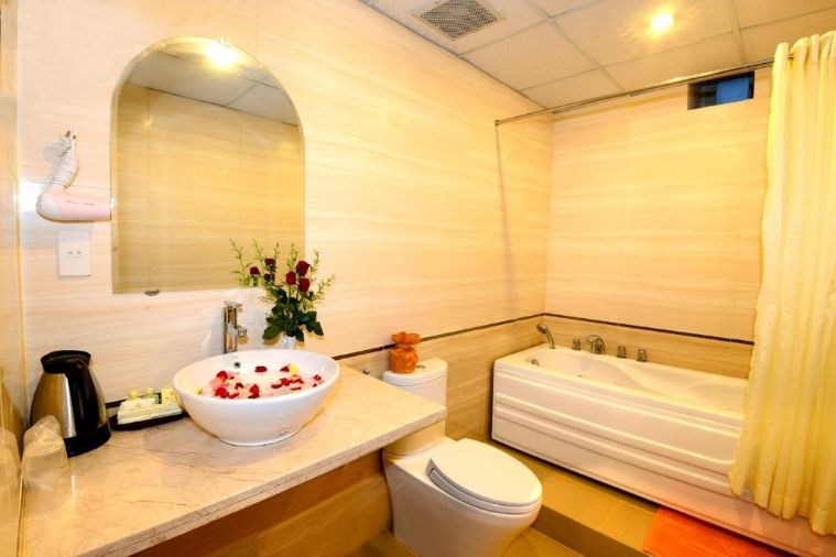 Phòng Balcon Deluxe City View