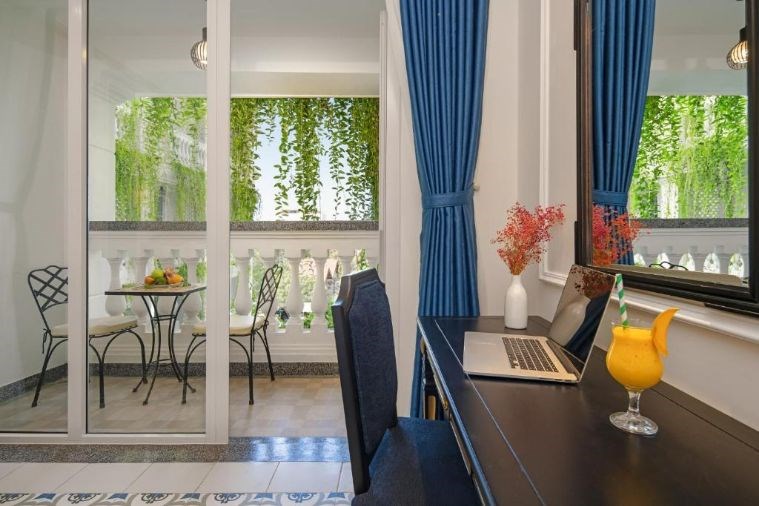 Deluxe Double Room with Pool View