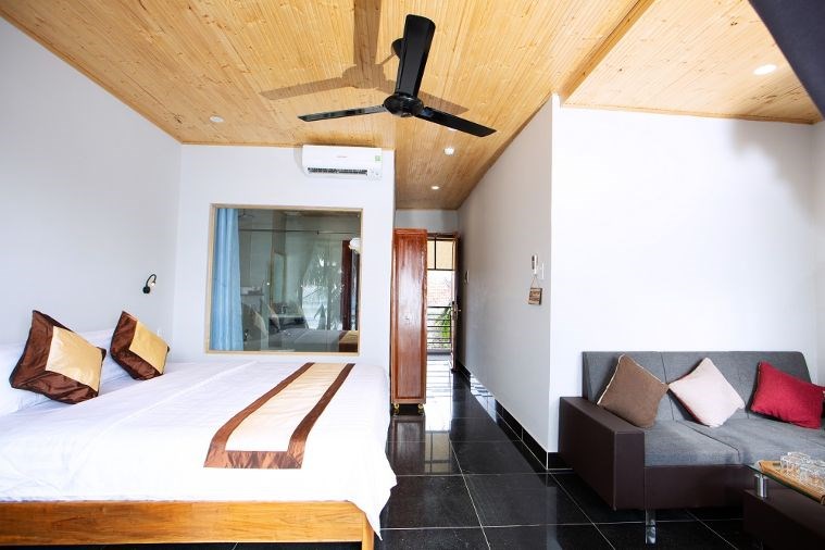 Double Bed Room & Sofa