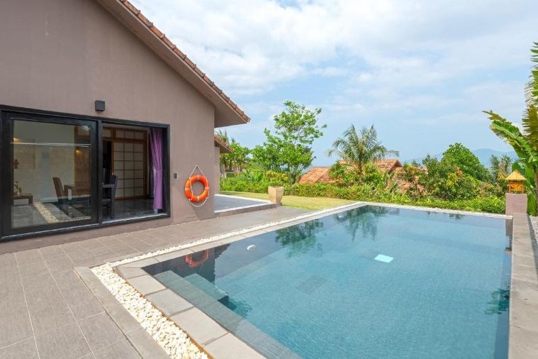 Hillside Pool Villa
