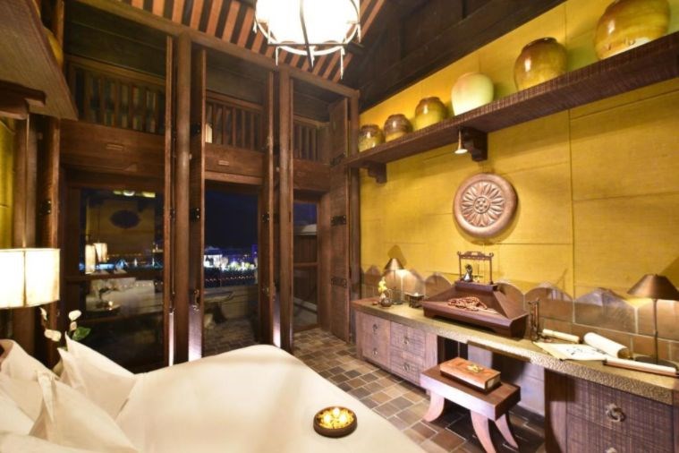 Phòng Deluxe Double Nhìn Ra Hồ Bơi