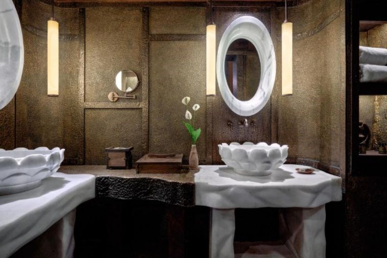 Phòng Deluxe Double Nhìn Ra Hồ Bơi