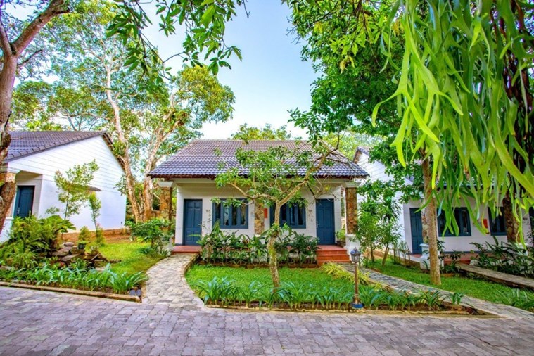 Garden Retreat Triple