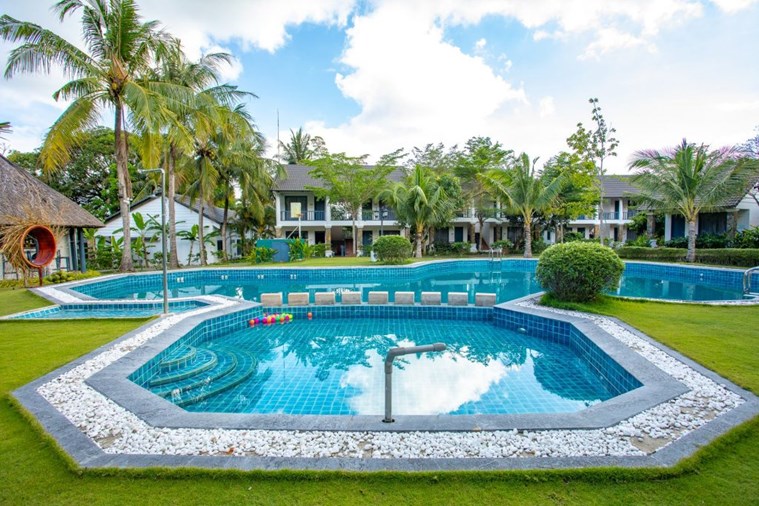 Premium Pool Retreat