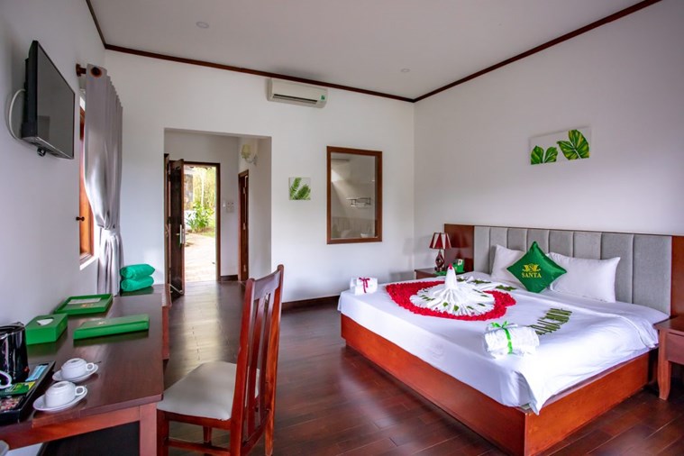 Premium Pool Retreat