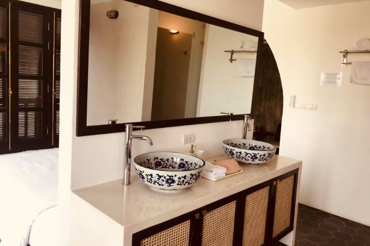 Phòng Deluxe Room Pool View